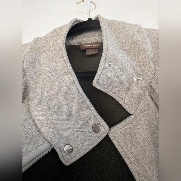 Ariat Oatmeal Ski Jacket with Structured Shoulders - Picture 7 of 8